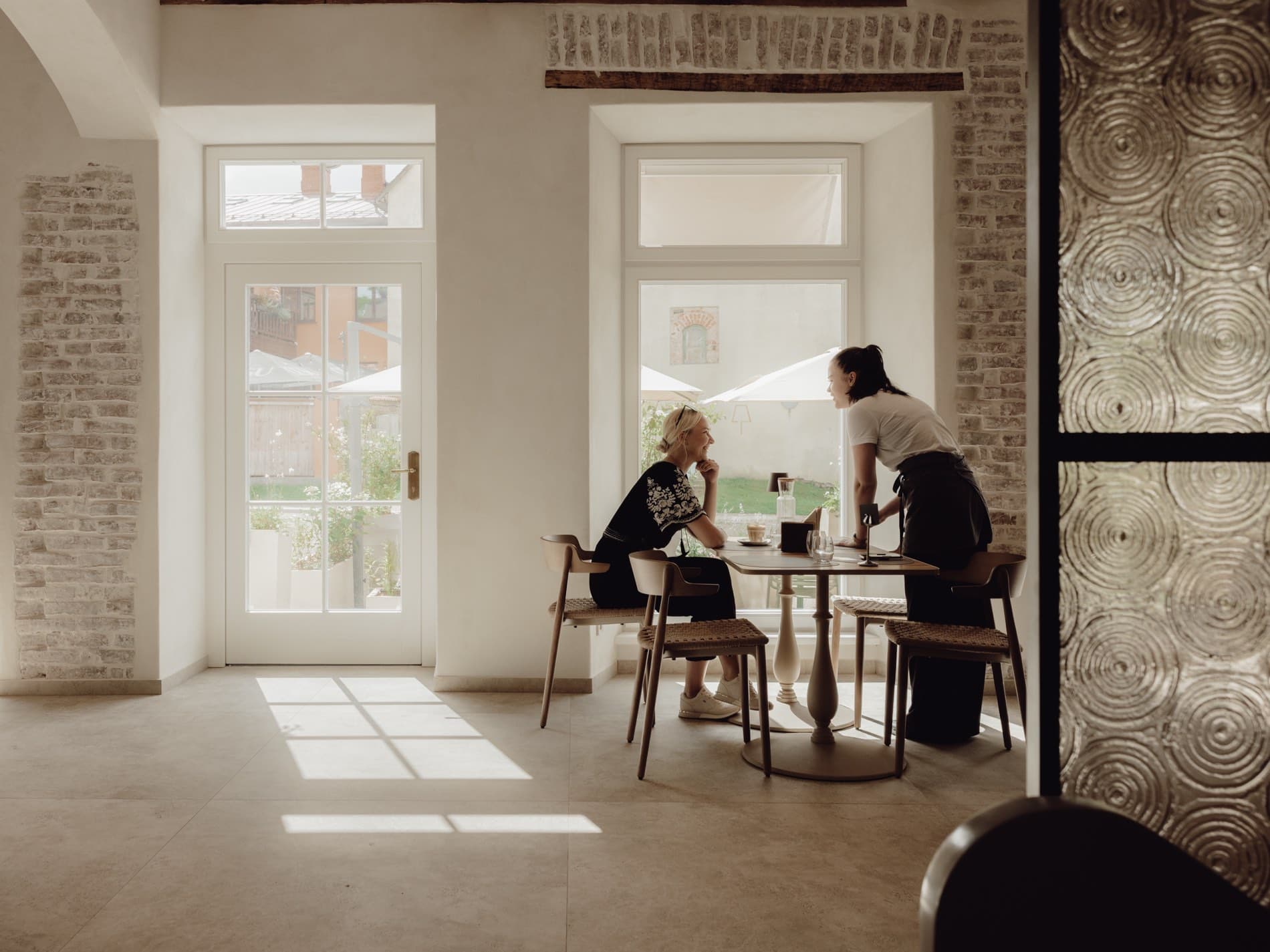Konrāda Kafē interior